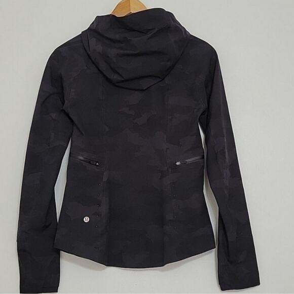 Lululemon Break A Trail Jacket - Picture 3 of 11